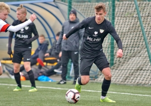 Juniorzy młodsi Rozwoju Katowice wskoczyli na pierwsze miejsce I Ligi Wojewódzkiej B1 "InterHall"